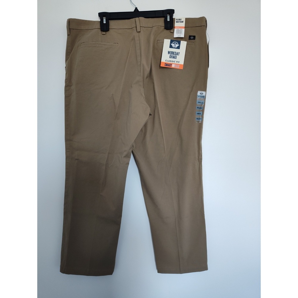 Dockers Workday‎ Khaki Classic Fit Smart 360 Flex Flat Front W44 L30 NWT